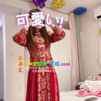 观山湖区穿婚服的女人